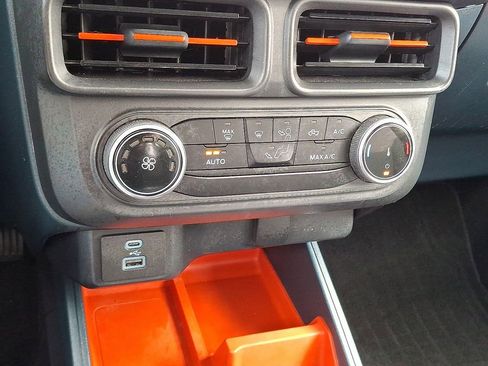 Used 2023 Ford Maverick XLT image 17