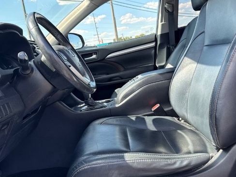 Used 2017 Toyota Highlander XLE AWD/4WD image 22