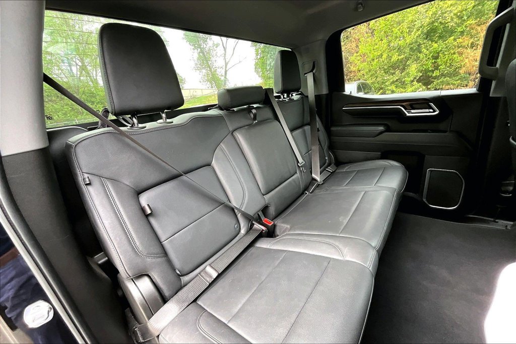 Used 2025 GMC Sierra 1500 SLT AWD/4WD image 37