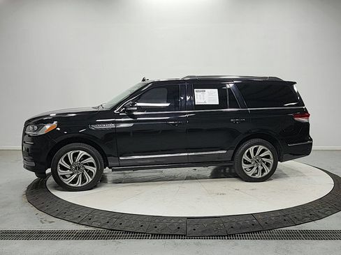Used 2024 Lincoln Navigator Reserve AWD/4WD image 4