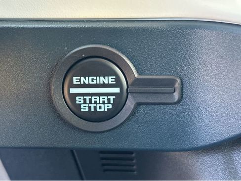 Used 2025 Ford Bronco Heritage Edition AWD/4WD image 28