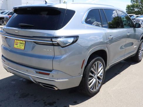 Used 2026 Buick Enclave Avenir w/ Super Cruise Package AWD/4WD image 7