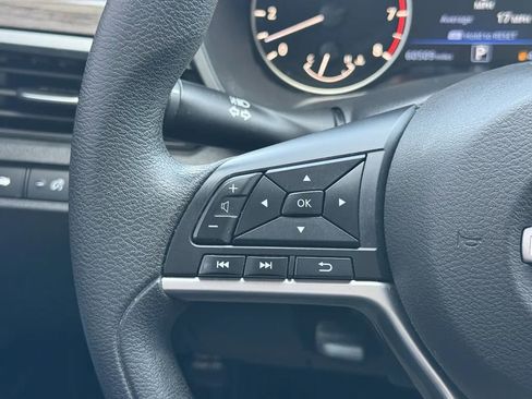 Used 2023 Nissan Altima 2.5 SV image 12