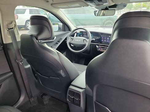 New 2026 Kia Niro EX FWD image 13