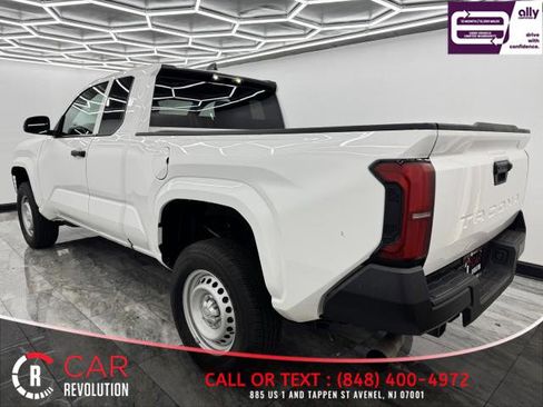 Used 2024 Toyota Tacoma SR image 4