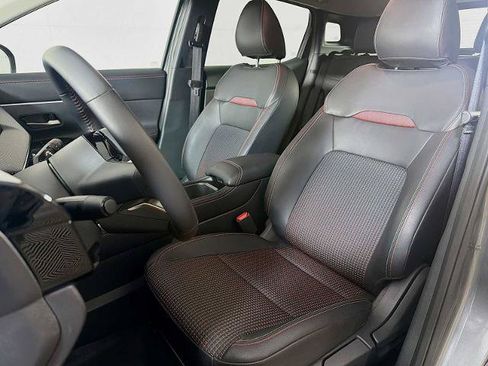 Certified 2025 Nissan Kicks SR AWD/4WD image 16