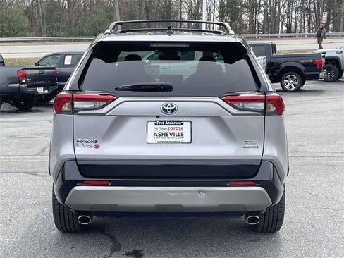 Used 2022 Toyota RAV4 XSE image 4