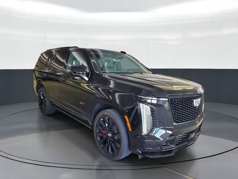 New 2026 Cadillac Escalade V w/ LPO, ONYX Package AWD/4WD image 2