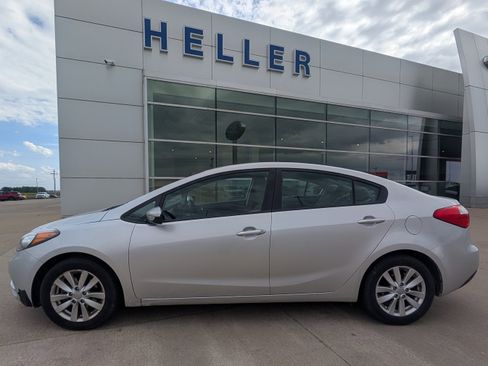 Used 2014 Kia Forte LX w/ Popular Package FWD image 3