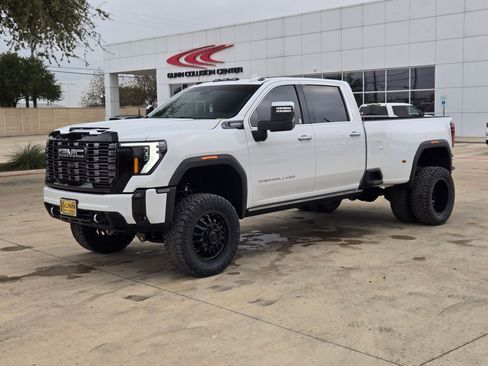 New 2025 GMC Sierra 3500 Denali Ultimate image 7