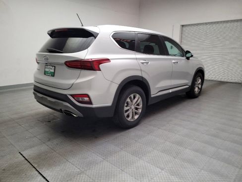 Used 2019 Hyundai Santa Fe SE image 9