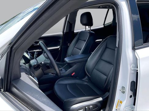 Used 2022 GMC Terrain SLT w/ Infotainment Package II FWD image 8