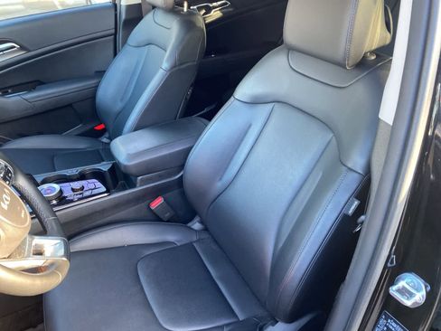 Used 2024 Kia Sportage EX w/ EX Premium Package image 12