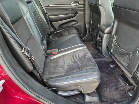 Used 2017 Jeep Grand Cherokee Altitude AWD/4WD image 21