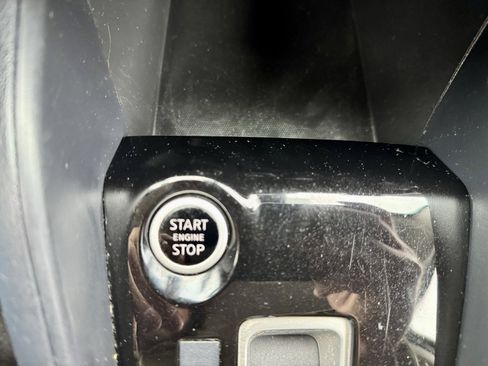 Used 2020 Nissan Versa SV image 21