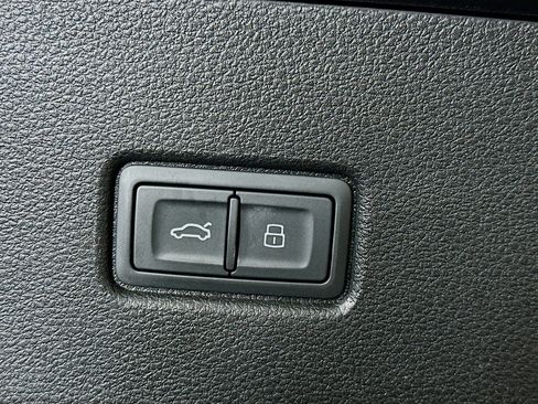 Used 2021 Audi Q5 2.0T Premium w/ Convenience Package image 29