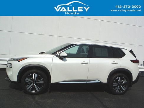 Used 2021 Nissan Rogue SL AWD/4WD image 2