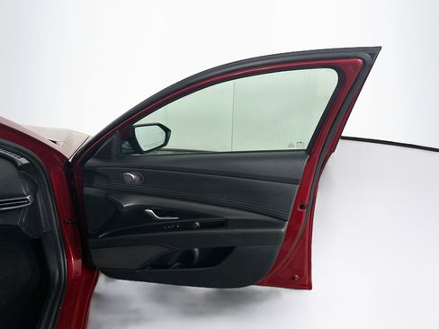 Used 2025 Hyundai Elantra SEL FWD image 34