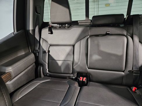 Used 2021 Chevrolet Silverado 1500 LT Trail Boss w/ Convenience Package II AWD/4WD image 12