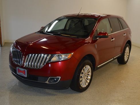 Used 2013 Lincoln MKX AWD image 7