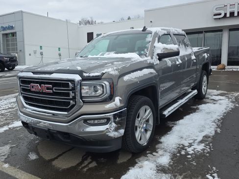 Used 2017 GMC Sierra 1500 SLE w/ SLE Value Package image 3