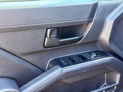 Used 2025 Toyota Tacoma SR5 AWD/4WD image 22