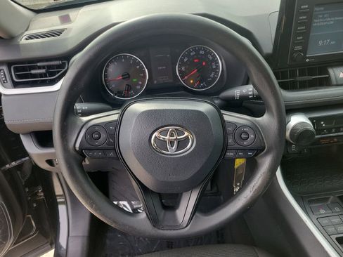 Used 2021 Toyota RAV4 LE image 25