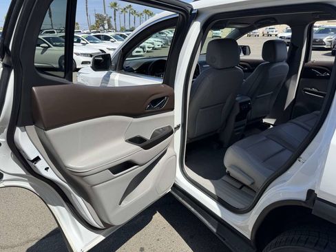 Used 2019 GMC Acadia SLT image 26