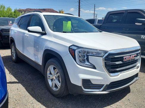 Used 2023 GMC Terrain SLE w/ Driver Convenience Package AWD/4WD image 2