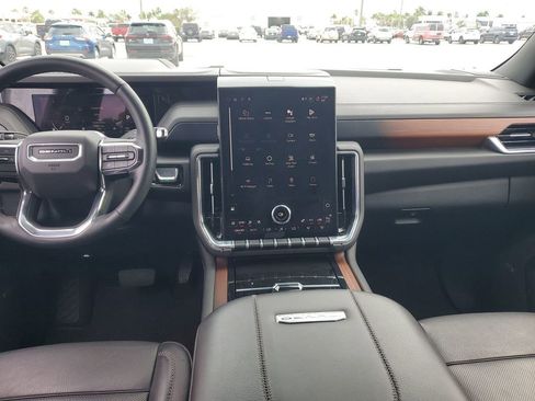 Used 2025 GMC Yukon Denali image 10