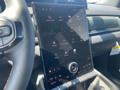 New 2026 GMC Terrain AT4 AWD/4WD image 16