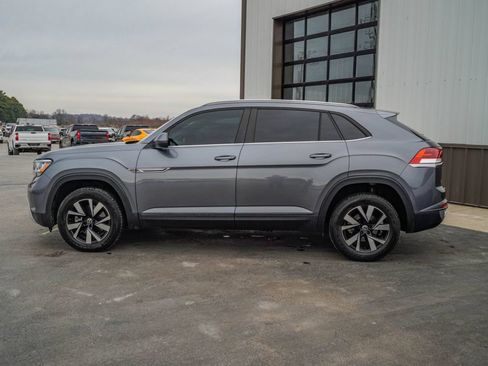 Used 2022 Volkswagen Atlas Cross Sport SE image 4