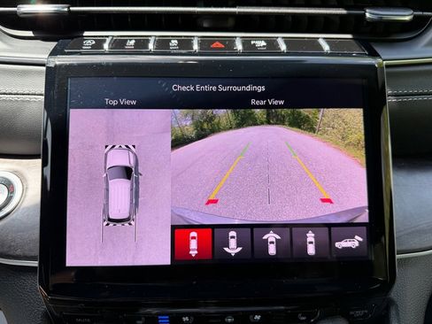 Used 2025 Jeep Grand Cherokee Limited w/ Luxury Tech Group II image 26