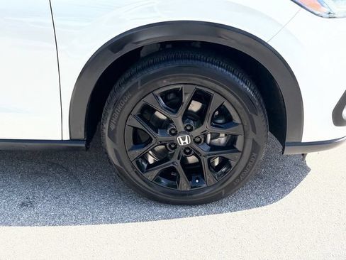 Used 2024 Honda HR-V Sport image 10