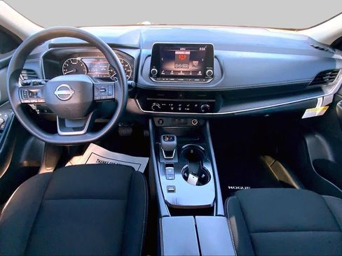 Used 2025 Nissan Rogue S FWD image 13
