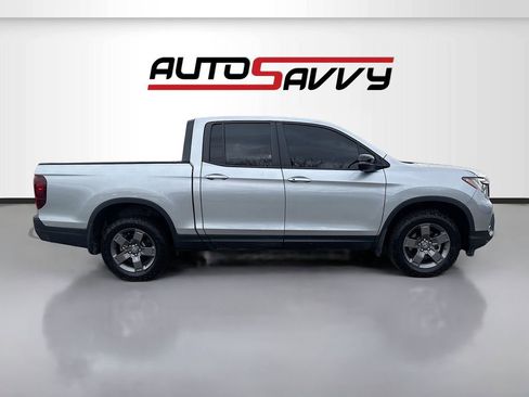 Used 2025 Honda Ridgeline TrailSport image 8