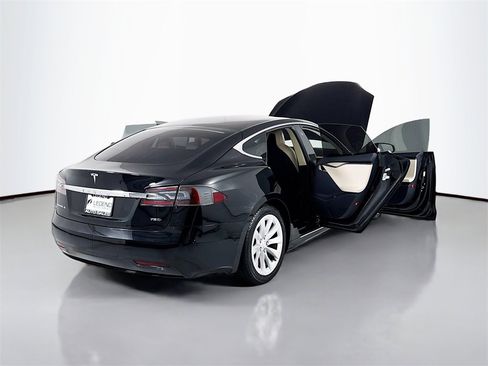 Used 2018 Tesla Model S 75D image 28