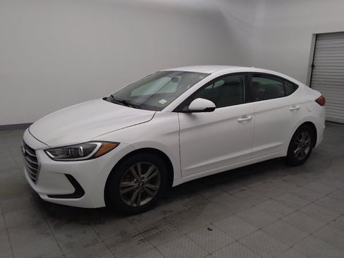 Used 2018 Hyundai Elantra SEL image 2