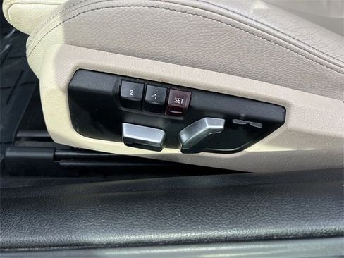 Used 2017 BMW 430i xDrive Convertible image 10