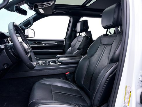 Used 2022 Jeep Wagoneer Series III w/ Premium Group I image 21