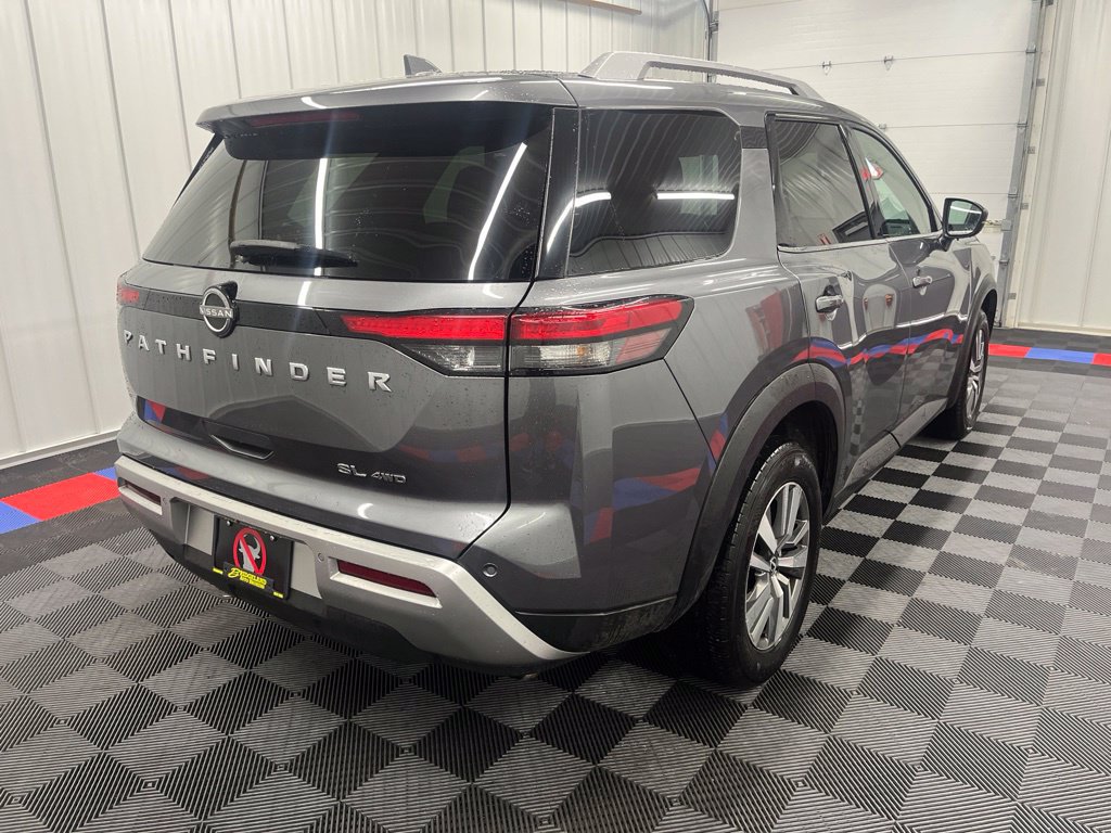 Used 2025 Nissan Pathfinder SL AWD/4WD image 3
