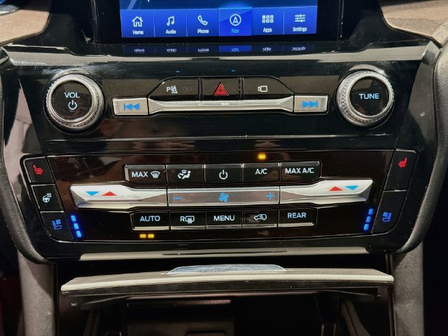 Used 2023 Ford Explorer Platinum w/ Technology Package AWD/4WD image 14