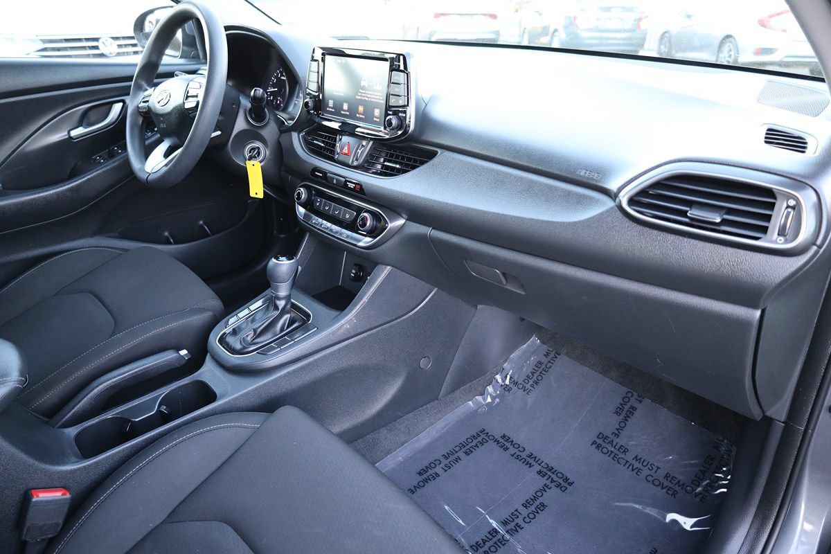 Used 2018 Hyundai Elantra GT FWD image 16