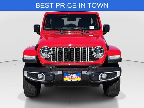 Used 2024 Jeep Wrangler Unlimited Sahara AWD/4WD image 2
