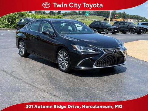 Used 2021 Lexus ES 250 w/ Premium Package AWD/4WD image 1