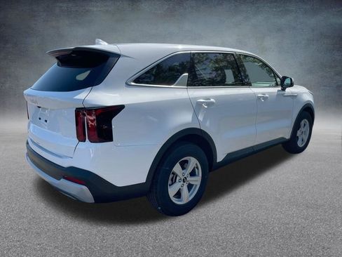 Used 2025 Kia Sorento LX image 31