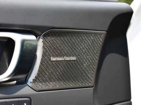 New 2025 Volvo XC40 B5 Plus w/ Protection Package Premier image 11