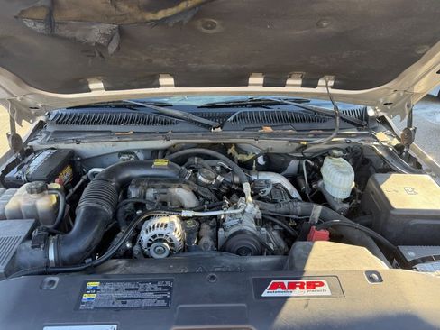 Used 2004 GMC Sierra 2500 SLE w/ Heavy-Duty Power Package image 16