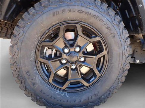 Used 2021 Jeep Gladiator Willys image 7