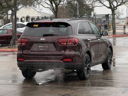 Used 2019 Kia Sorento S image 11
